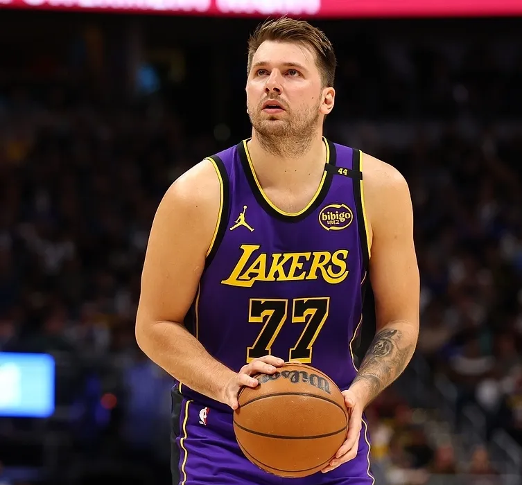 开云体育官网登录费德勒巅峰对决，东契奇与70激战IG分钟，大胜胜负难料！的简单介绍